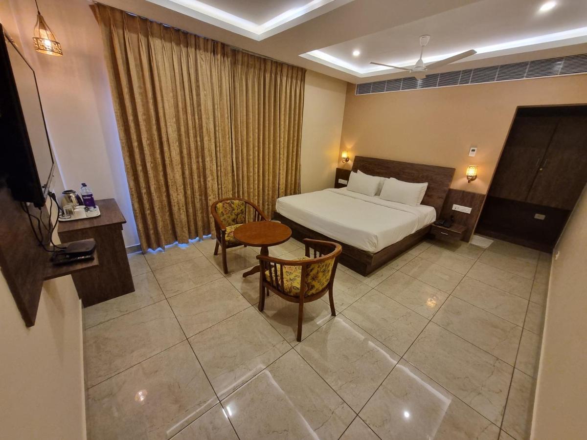Plutus Residency Hotell Auroville Exteriör bild